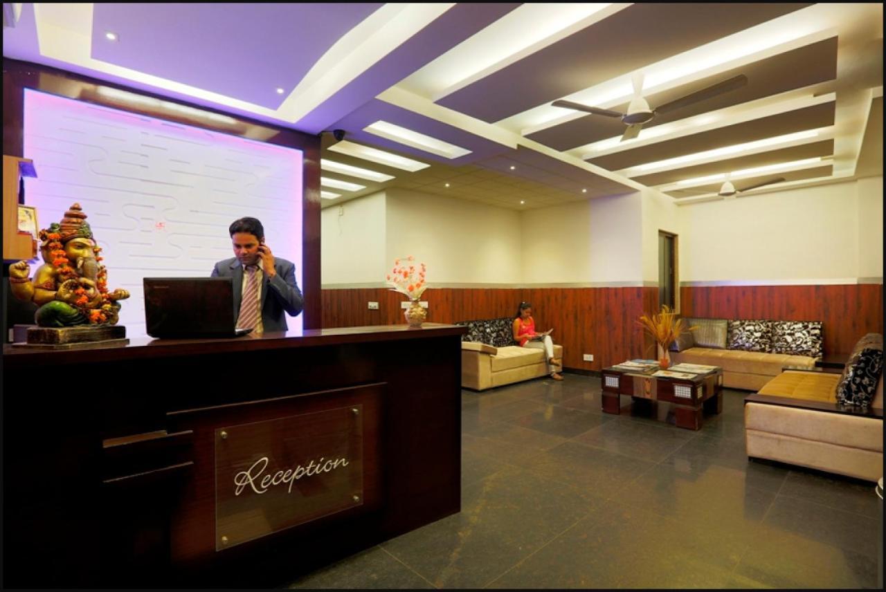 Hotel Anand International New Delhi Extérieur photo